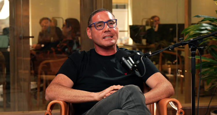 Pancho Saavedra hablando sobre su adicción a las drogas