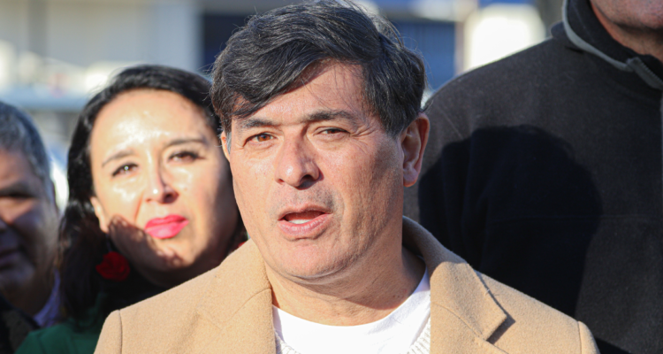 Parisi dice que Kast “queda corto” con presentar ACOT: “Está faltando a sus promesas de campaña”