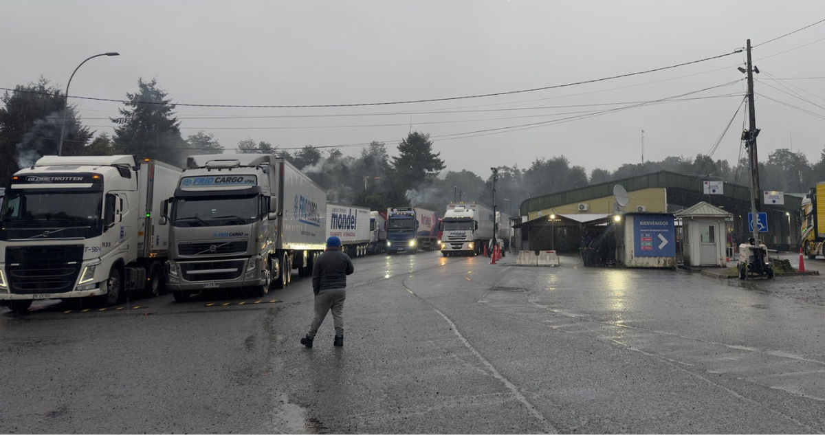Paso Cardenal Samoré podría cerrar para vehículos particulares por alta congestión de camiones en ambo