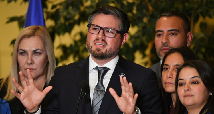 PDG defiende a Parisi ante serie de investigaciones y apuntan a gestión anterior