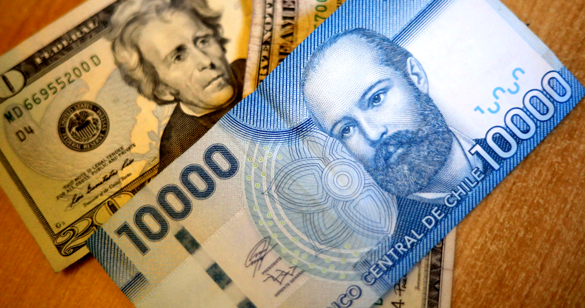 El peso chileno es la única moneda latinoamericana que se deprecia ante el dólar en lo que va de 2026
