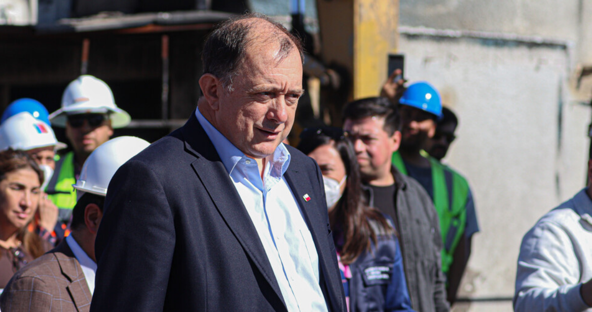 Poduje asegura que "nadie se va a saltar la fila" para viviendas en terreno de megatoma de San Antonio