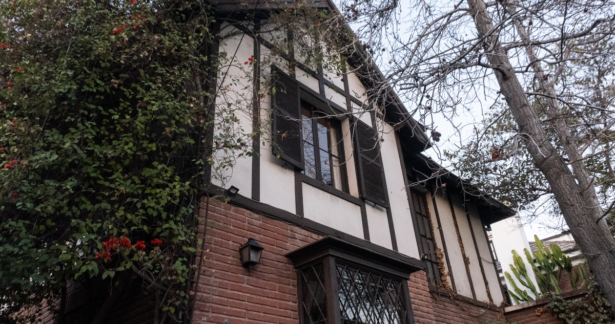 Ponen en venta la casa de Patricio Aylwin en Providencia en casi $900 millones
