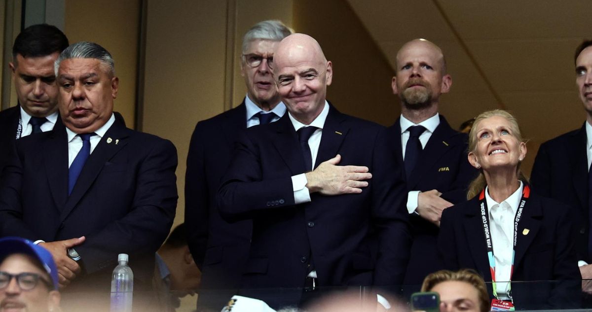 Aumenta rechazo a Gianni Infantino tras polémica en la FIFA.