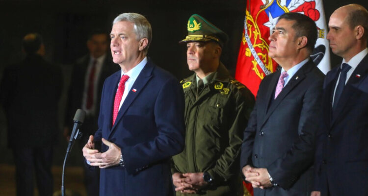 Presidente Kast califica la ACOT como un “compromiso total” del Estado en medio de despliegue policial