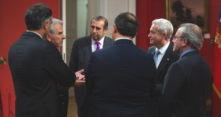 Presidente Kast y senadores UDI afinan en La Moneda los detalles para votación de la megarreforma