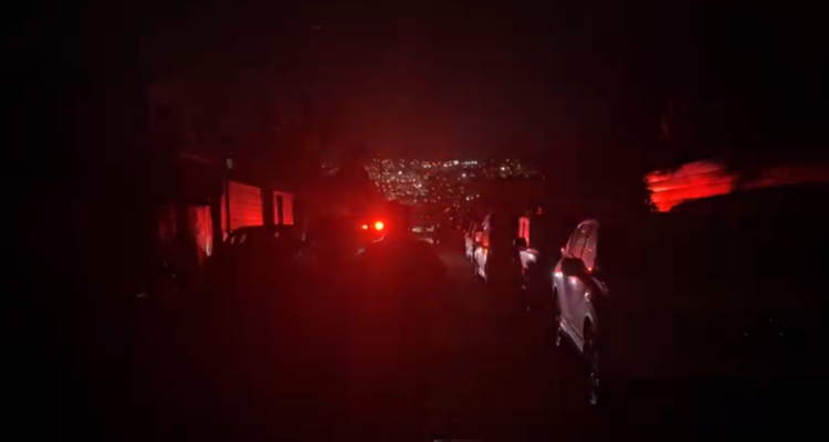Corte de luz afecta a Cerro Castillo, en medio de reunión entre Kast y la UDI en Palacio Presidencial