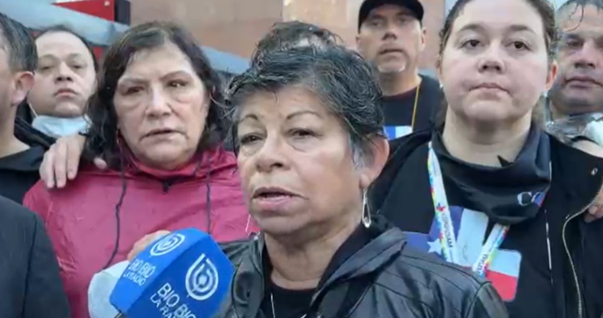Incidentes y detenidos marcan protesta de la Confusam a las afueras de La Moneda
