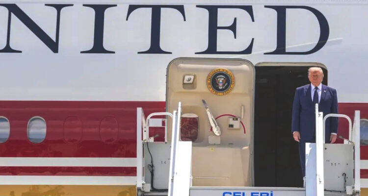 Reportan que Trump abandonó turquía oculto en carrito de servicio y con un avión señuelo ante amenaza