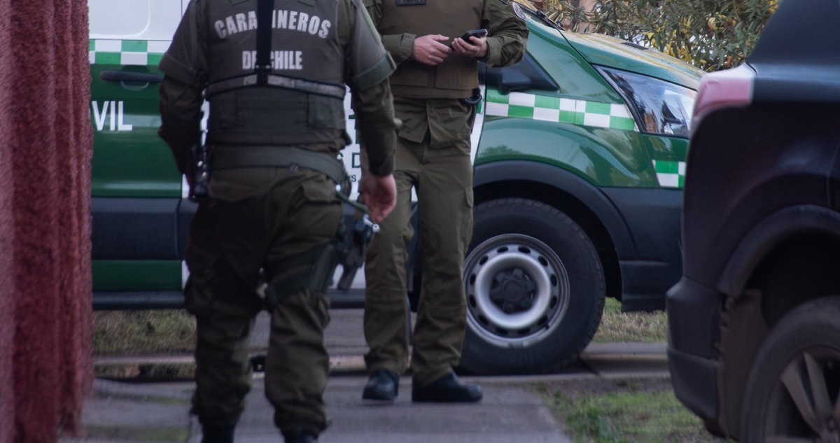 Vestían ropa similar a Carabineros: delincuentes cometen violento robo en vivienda de Viña del Mar