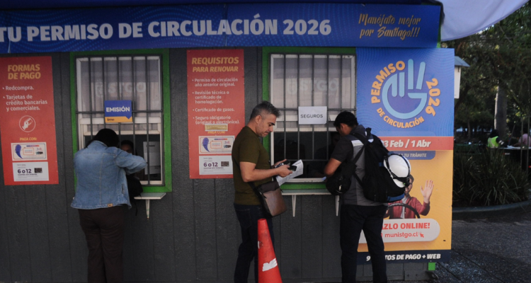 Llega la segunda cuota del permiso de circulación: hasta cuándo hay plazo y qué pasa si no lo pagas