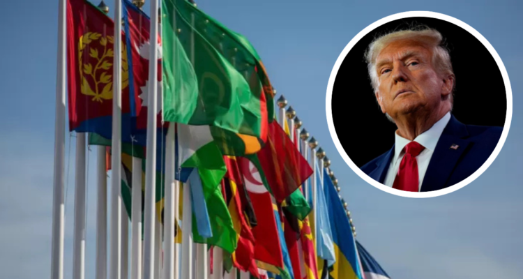 Las banderas de los países que participaron en la XVII cumbre del Movimiento de países No Alineados. Y foto del presidente de Estados Unidos, Donals Trump.