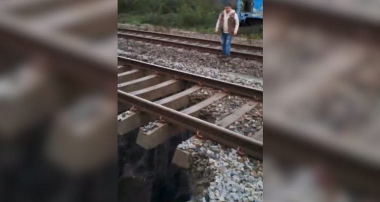 Socavón de gran tamaño se registra bajo la línea férrea en Hualqui: EFE suspendió circulación