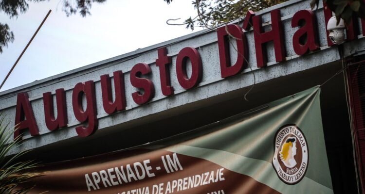 Suspenden clases en Liceo Augusto D’Halmar tras amenazas de muerte a estudiante que se opuso a paro