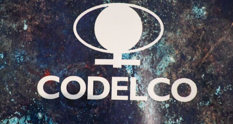 Denuncian posible conflicto de interés por vínculo entre directora de Codelco con auditora externa