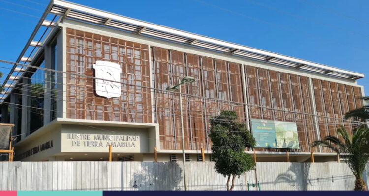 Contraloría cuestiona salida anticipada de funcionarios por Día de la Mujer en Tierra Amarilla