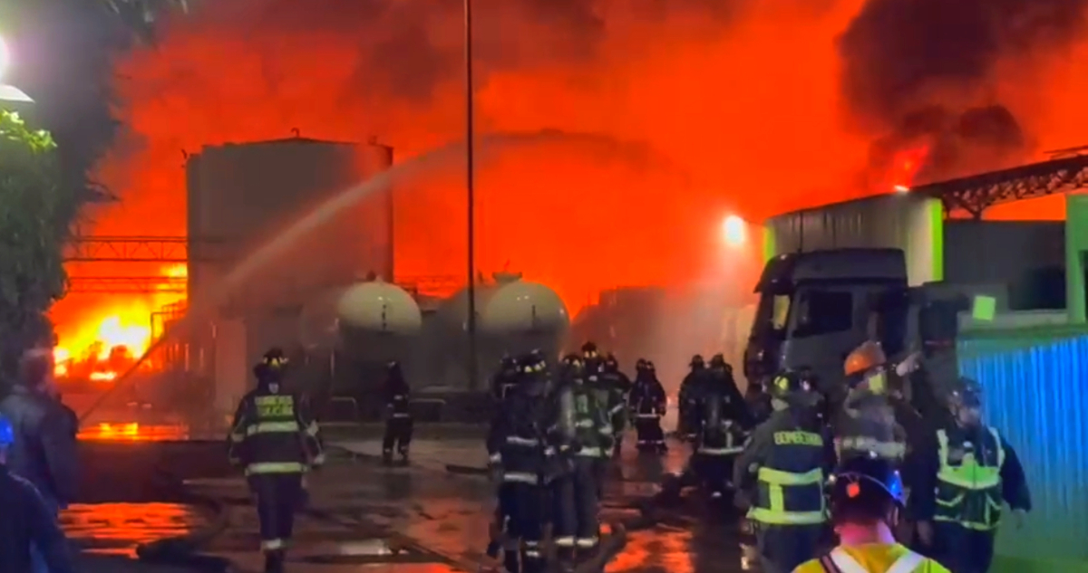 Trabajadores de empresas afectadas por incendio en Quilicura aseguran que todos alcanzaron a escapar
