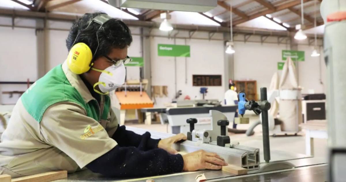 ¿Eliminar feriados aumenta la productividad del país? Polémica en Perú por cambios a sus días festivos