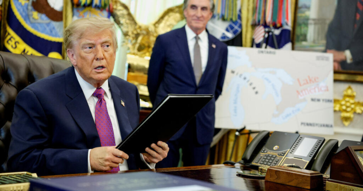 Trump firma orden ejecutiva para cambiar nombre del Lago Ontario a ’Lago America’