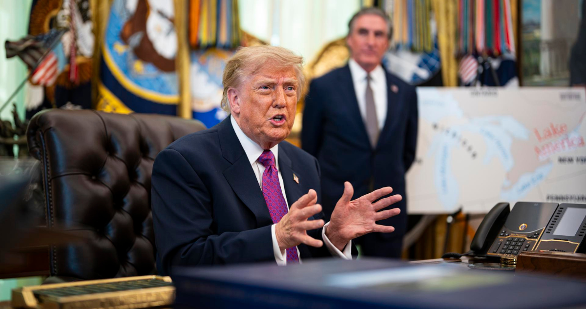 Tras el golfo y el lago: Trump ahora plantea cambiar el nombre del Océano Pacífico a ’Océano America’