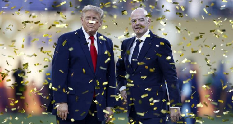 Donald Trump salió en respaldo de Gianni Infantino en medio de crisis de la FIFA.
