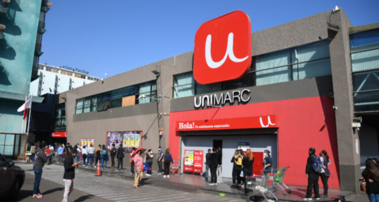 Por “negligencia”: Unimarc deberá pagar 12 millones a clienta que resbaló con detergente líquido