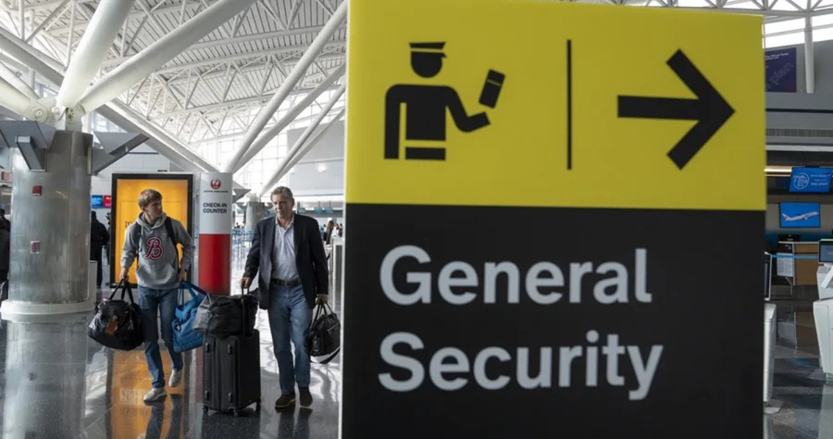 Tribunal de EEUU invalida suspensión de visados impuesta por Trump para inmigrantes de 75 países