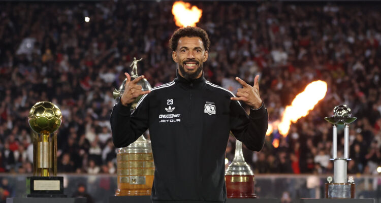 Vozinha en su presentación en Colo Colo