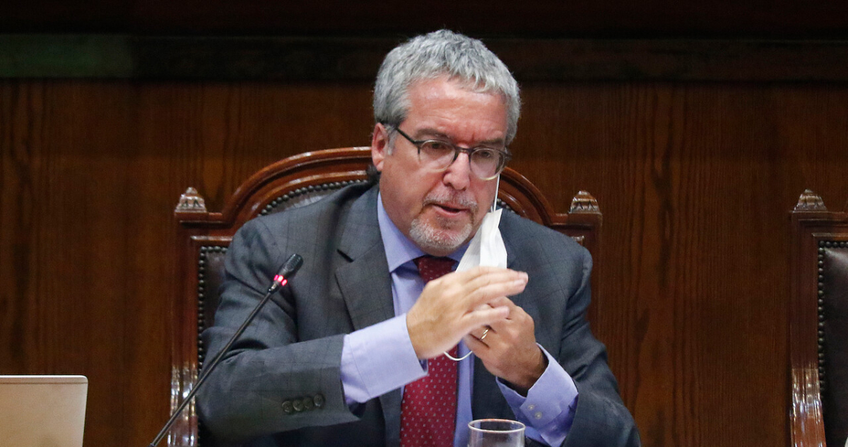 Diplomáticos cuestionan perfil de Zaliasnik tras polémica y Gobierno lo mantiene pese a desmarque