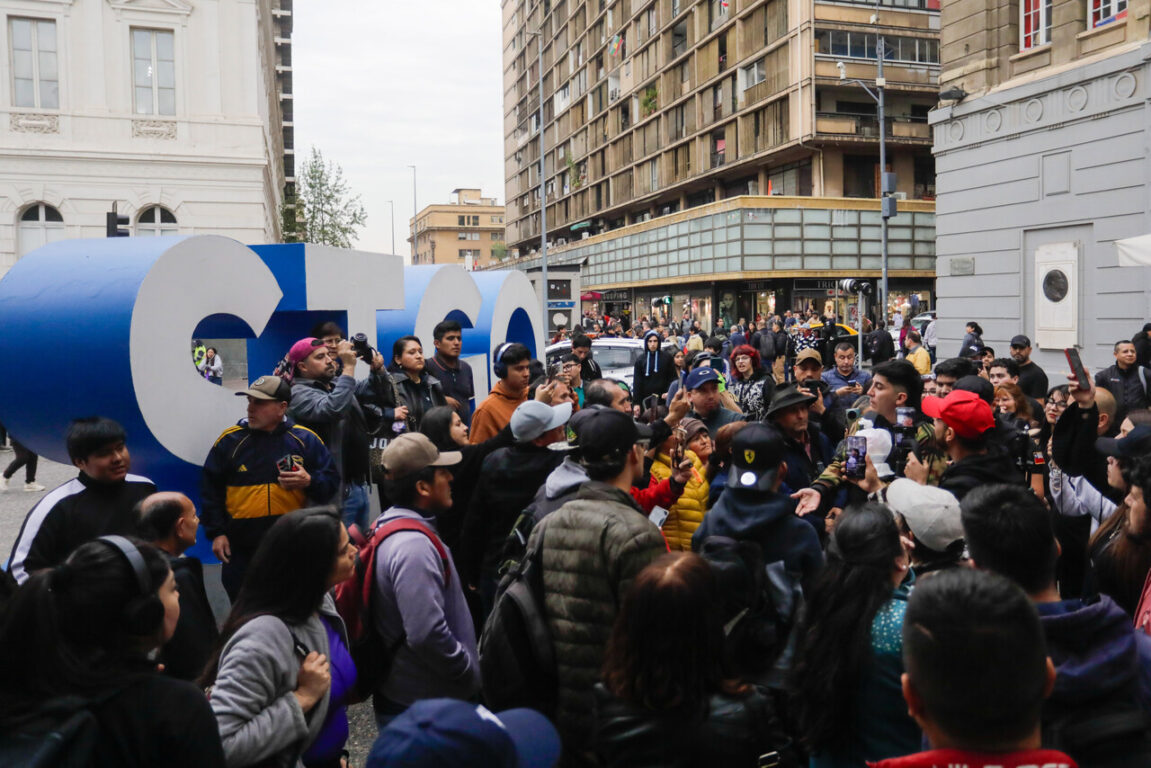 Creadores de contenido repletan Plaza de Armas en rechazo a la agresión al titktoker El Kofran