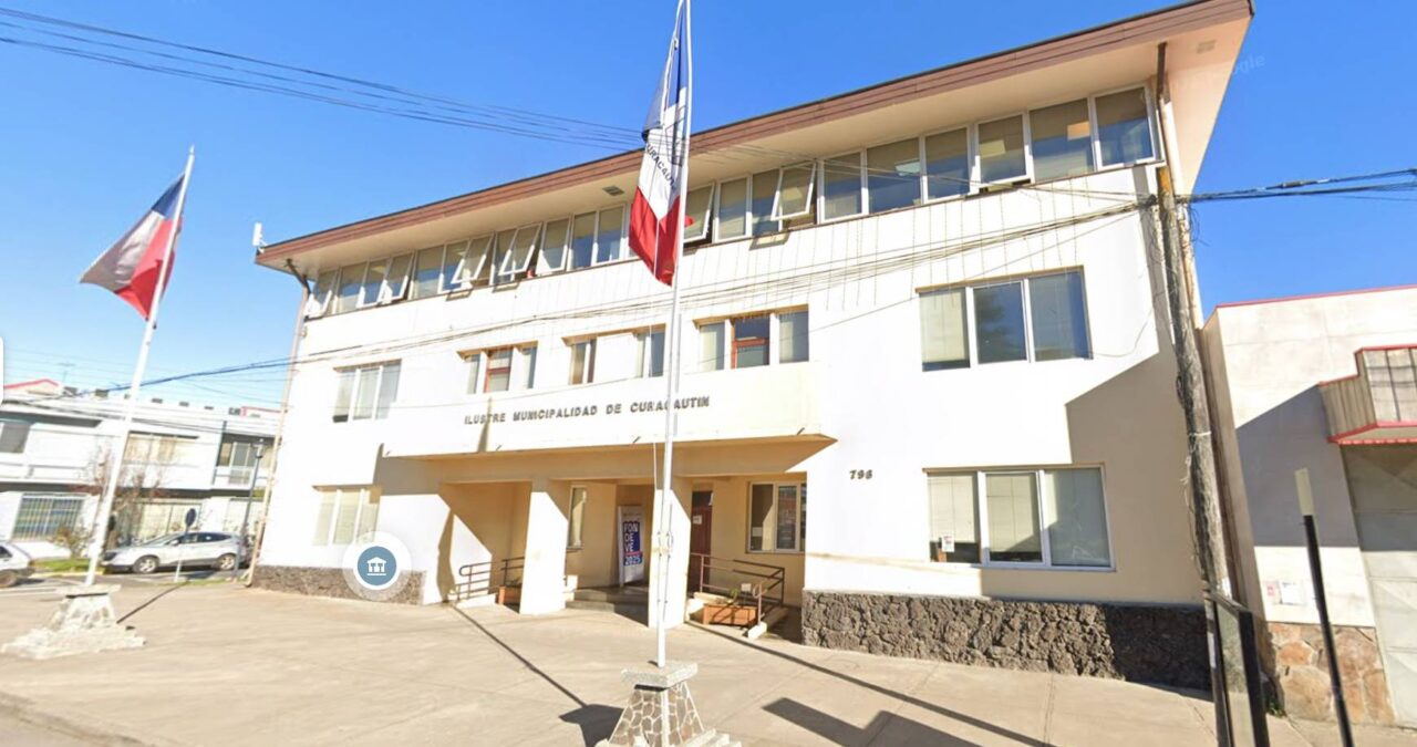 https://media.biobiochile.cl/wp-content/uploads/2026/09/alcalde-de-curacautin-reconoce-contratos-cuestionados-por-contraloria-y-asegura-que-fueron-corregidos-1280x675.jpg