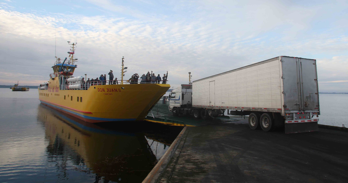 Anuncian aumento de tarifas para el cruce del Canal de Chacao ante alza sostenida de combustibles