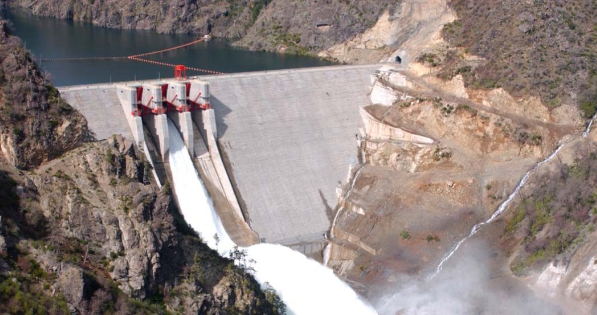 Apertuta de compuertas hidroeléctricas en Alto Bío Bío