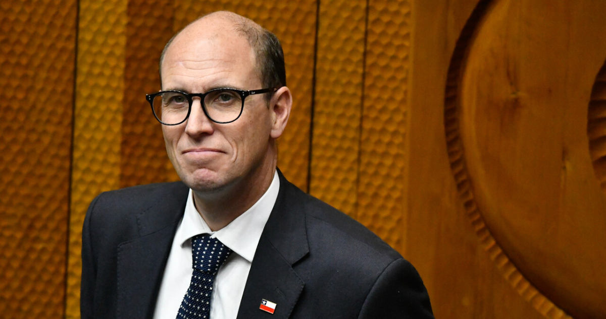 Arrau dinamita puentes en el Senado justo cuando el Gobierno busca salvar reforma migratoria