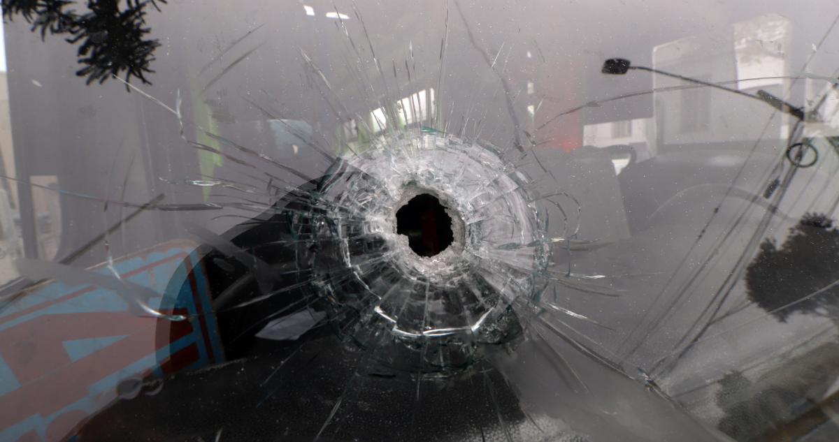 Muere uno de los hinchas de Colo Colo herido en ataque a balazos a bus en San Antonio