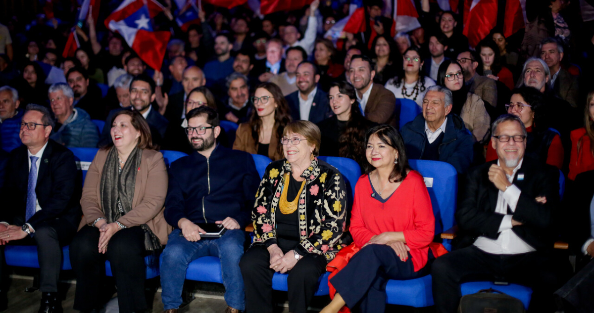 “Premio de consuelo”: Republicanas cuestionan acto por Bachelet y llevan polémica a Contraloría