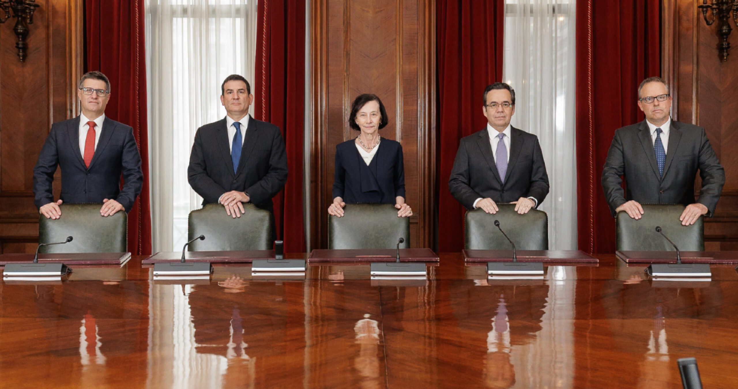 Banco Central mantiene la tasa y no descarta que la economía tenga una debilidad “más persistente”