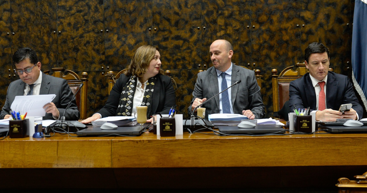 “Mansplaining” y reproches: el trasfondo de la tensión por reforma de seguridad en comisión del Senado