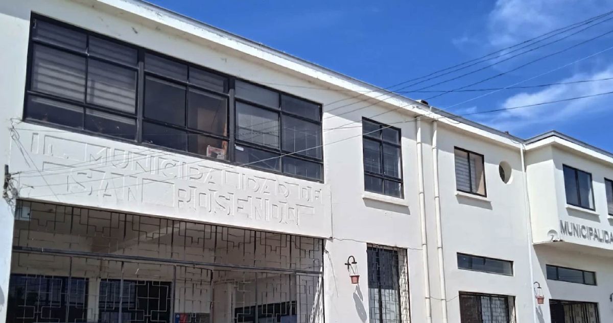 Permisos pagados y $26 millones sin rastro: Contraloría detecta irregularidades en San Rosendo