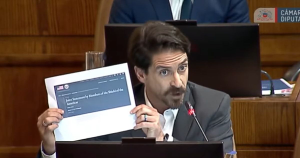 “Les tembló el pulso y las rodillas (ante Trump)”: Winter (FA) se lanza contra el gobierno por Escudo