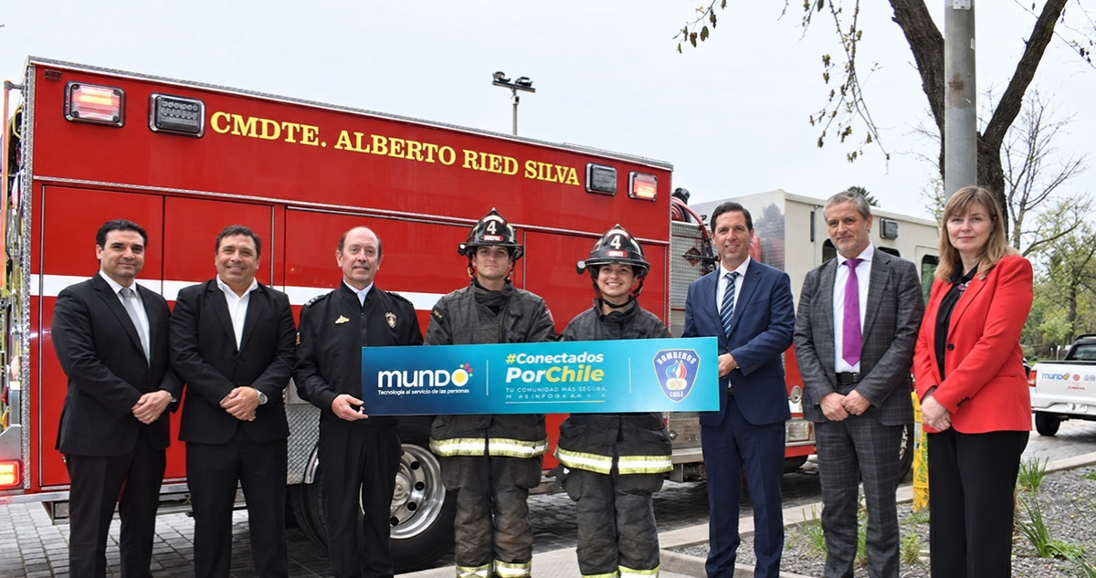 https://media.biobiochile.cl/wp-content/uploads/2026/09/bomberos-chile.jpg