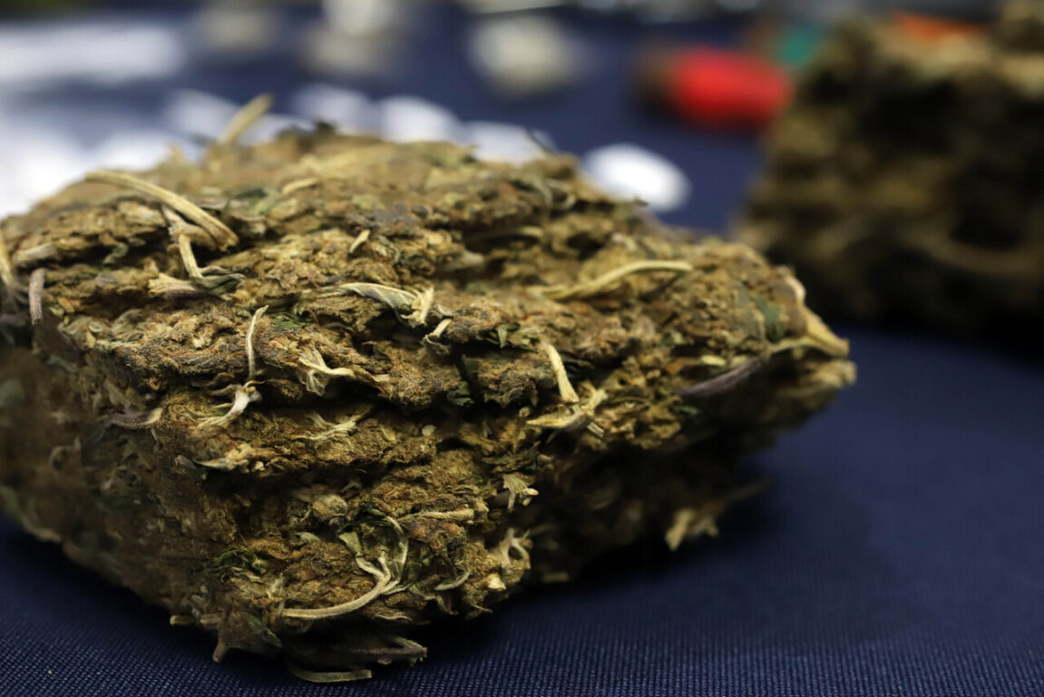 https://media.biobiochile.cl/wp-content/uploads/2026/09/calama-droga-1151x768.jpg
