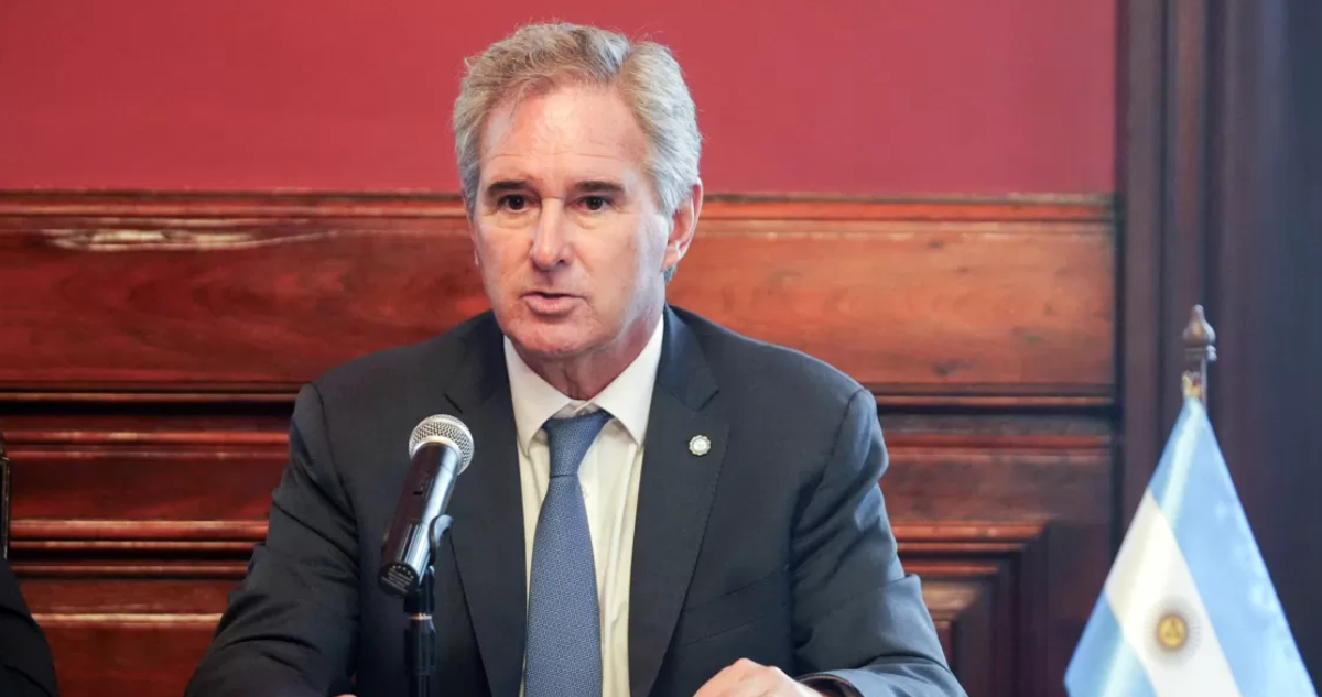 Canciller argentino por negocios entre Punta Arenas y Malvinas: Esperamos que Chile respete tratados