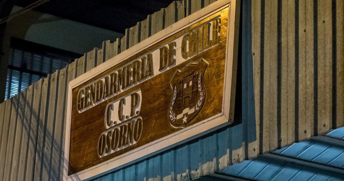 Osorno: Subsecrertario Silva indica que cárcel tiene sobrepoblación de 133% y evita hablar de traslado