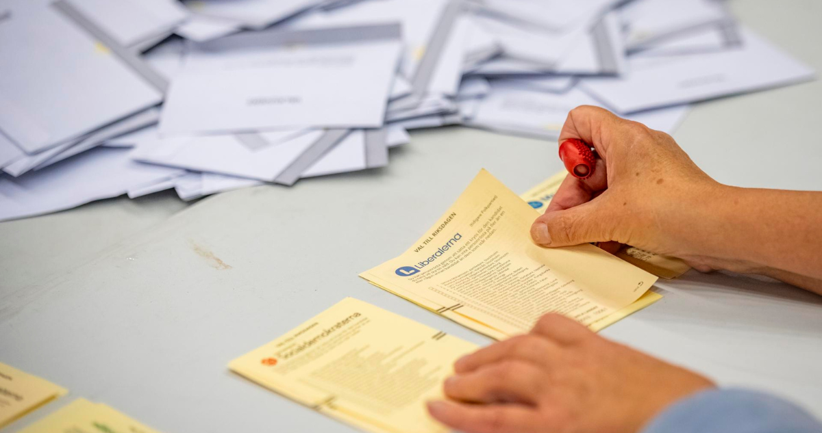 Centroizquierda aventaja por estecho margen a la derecha en elecciones en Suecia: faltan votos