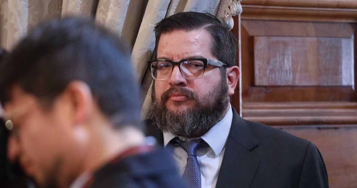 Citan a Cristián Valenzuela a comisión investigadora por Steinert: no asistiría por viaje con Kast