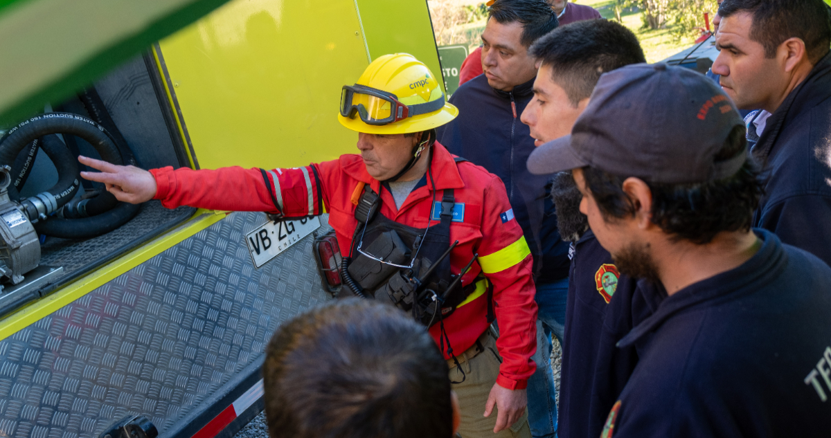 CMPC capacitó a 70 líderes de Bomberos del centro sur del país de cara a temporada de incendios