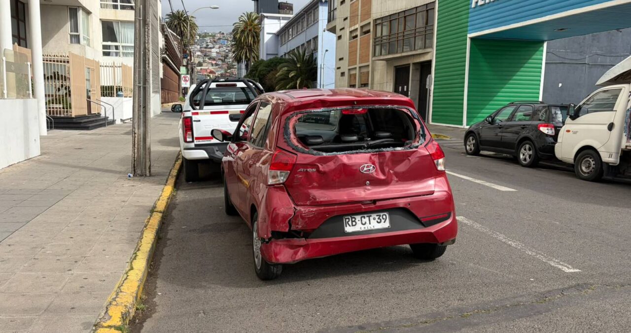 https://media.biobiochile.cl/wp-content/uploads/2026/09/colision-entre-vehiculo-y-moto-deja-multiples-heridos-en-valparaiso-1280x675.jpg