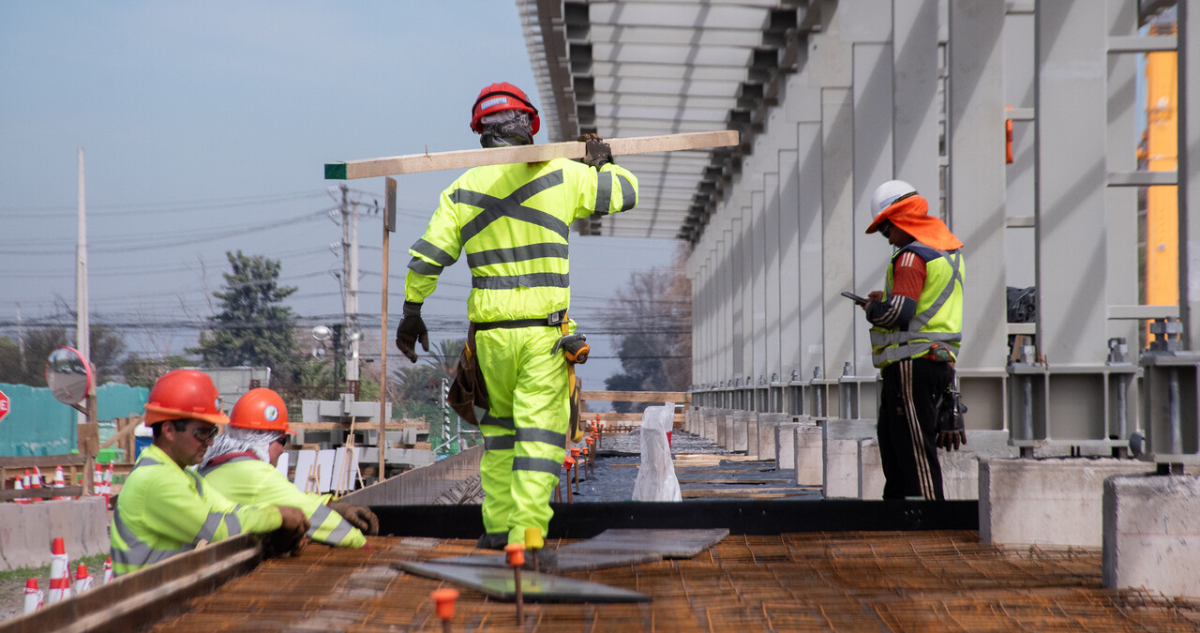 De construcción hasta gastronomía: Colombia anuncia acuerdo con Chile para reconocer trabajadores