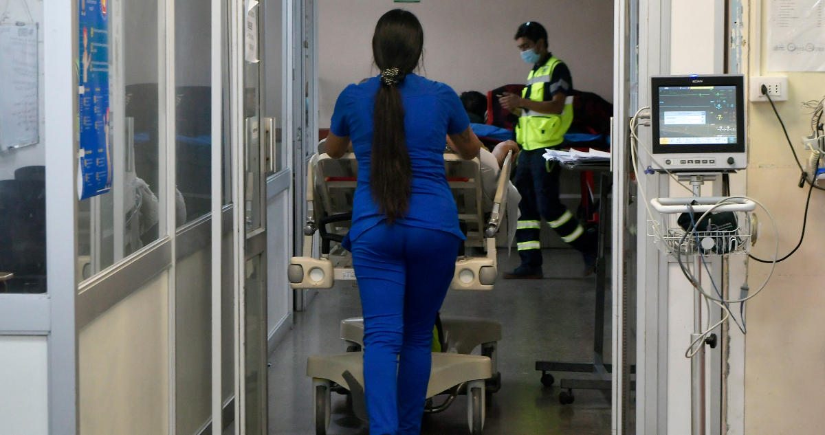Contraloría detecta esperas de hasta 73 horas en pacientes con riesgo vital en hospitales de la RM